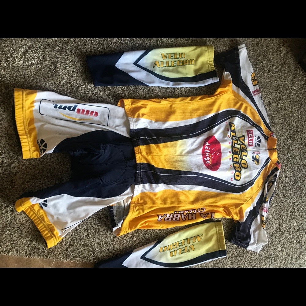 Men’s VOLER cycling Jersey & kit L and XL